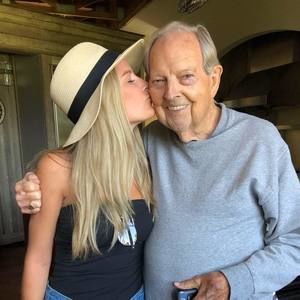 Meet your Posher, Mckenzie